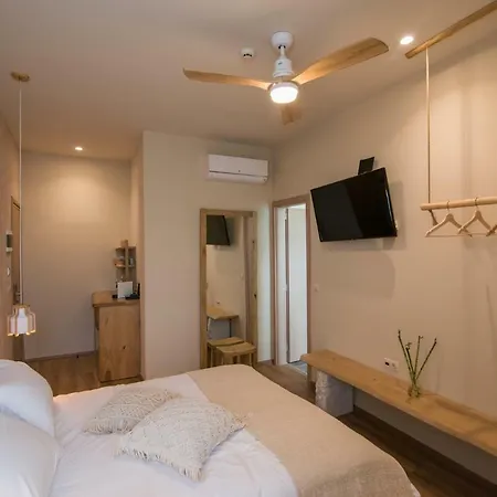 Ederlezi Boutique 3* Афины